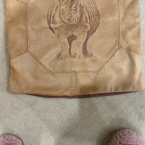 D Barnett signed leather art Buffalo and Rhino pillow cases - Picture 13 of 16